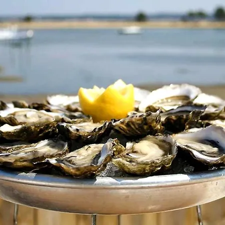 Vaste 3 Personnes Avec Balcon Et Parking Daire *