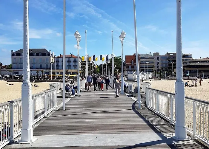Vaste 3 Personnes Avec Balcon Et Parking