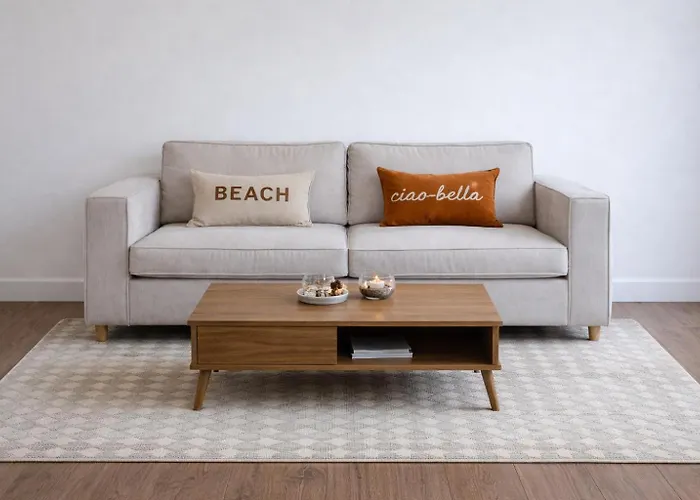 Vaste 3 Personnes Avec Balcon Et Parking דירה