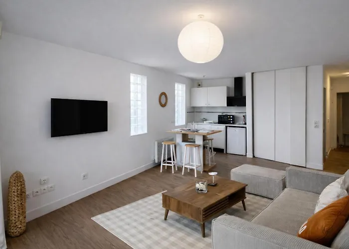 Vaste 3 Personnes Avec Balcon Et Parking